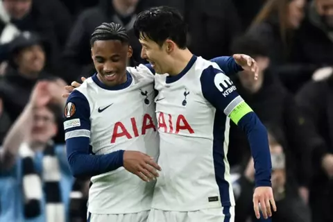 توتنهام يثأر من ألكمار الهولندي ويتأهل إلى ربع نهائي الدوري الأوروبي